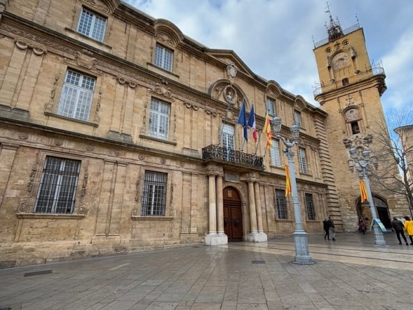 Place de l'hôtel de ville à Aix en Provence